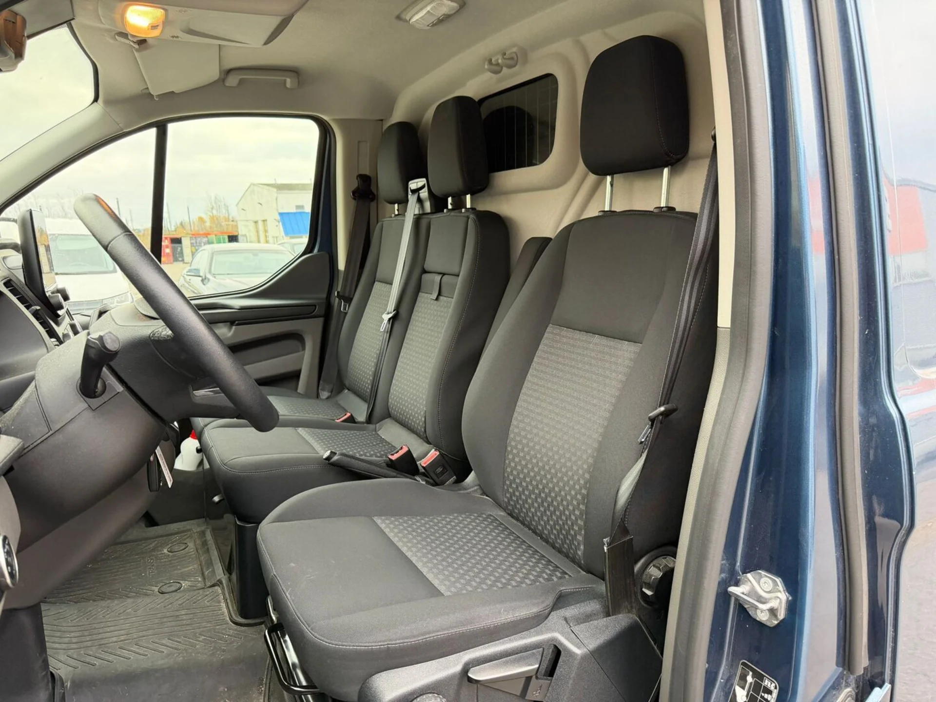 Car Image - 6kzVDqYS1aQmcT9rVOzyLa