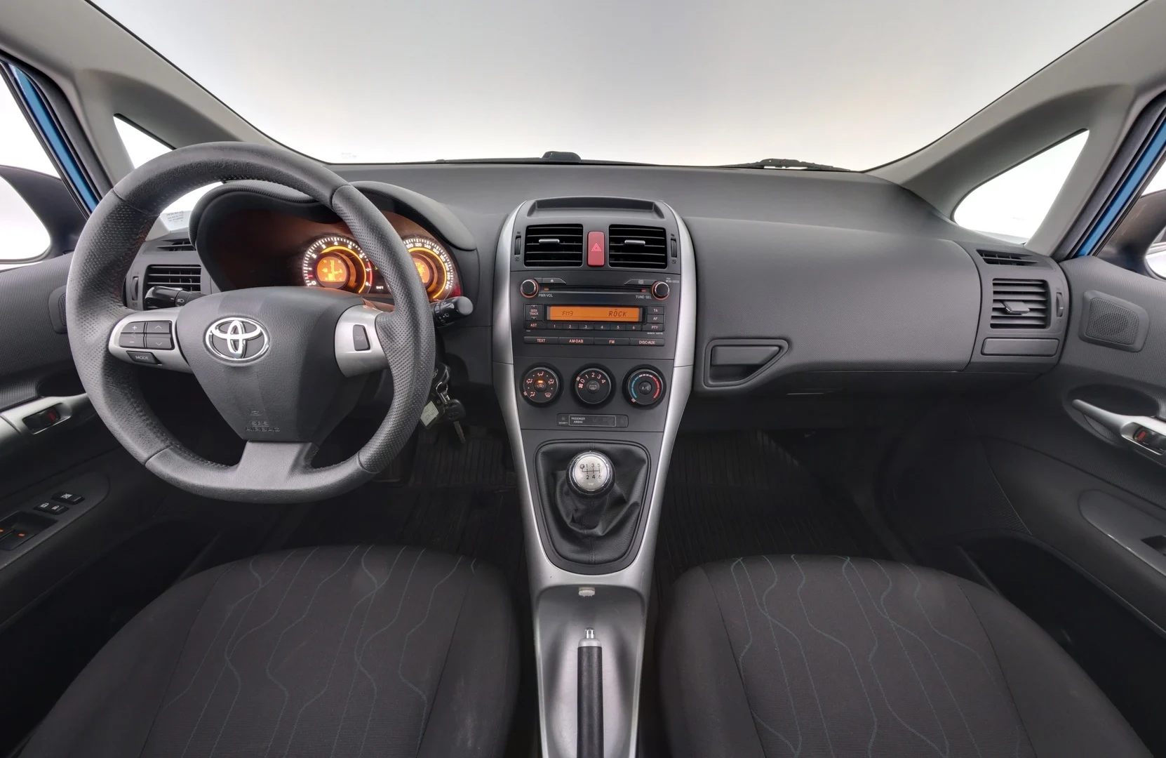 Car Image - 6ZcW2ql7V20v1IVjzDQVAe