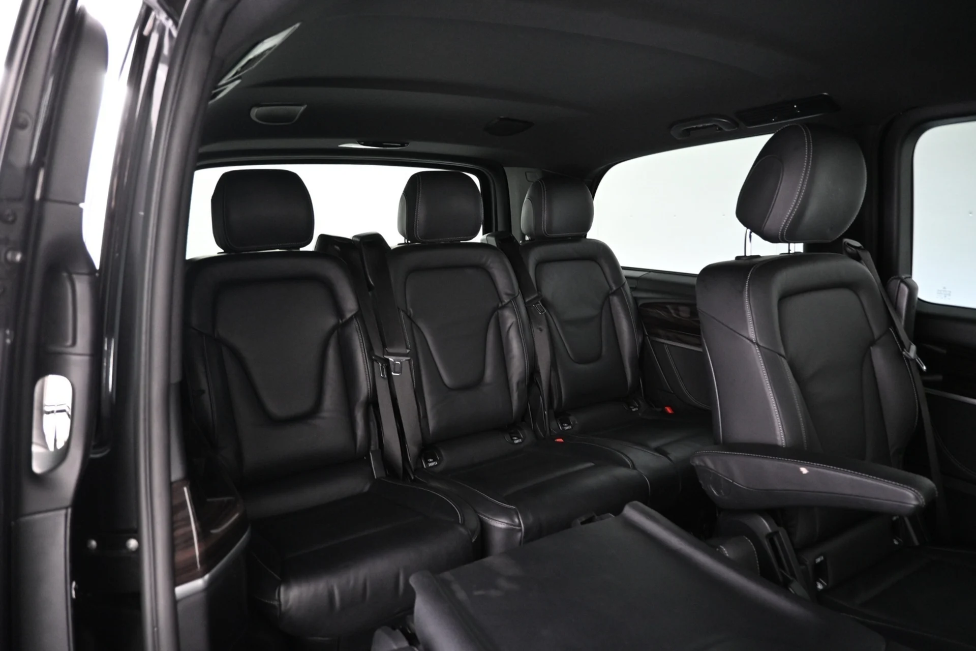 Car Image - 6LTBMJMbEvCBAZxyZuibWL