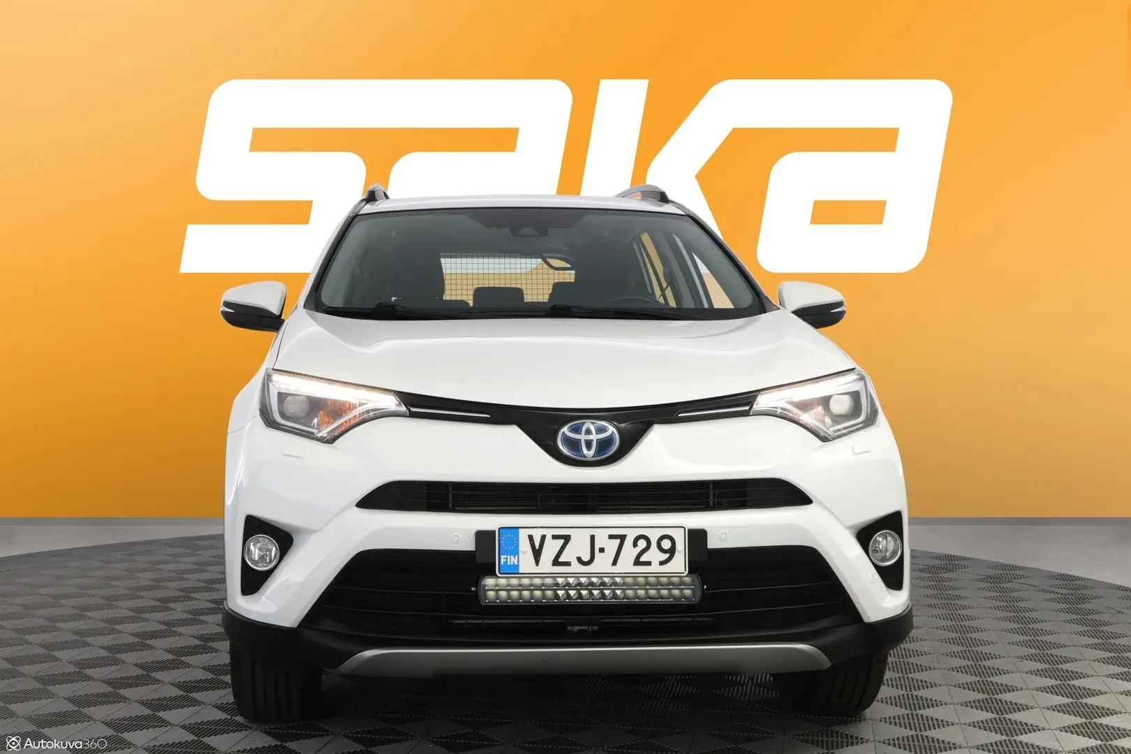 Car Image - 3R9uQyrhiu89yYY1yDeiW4