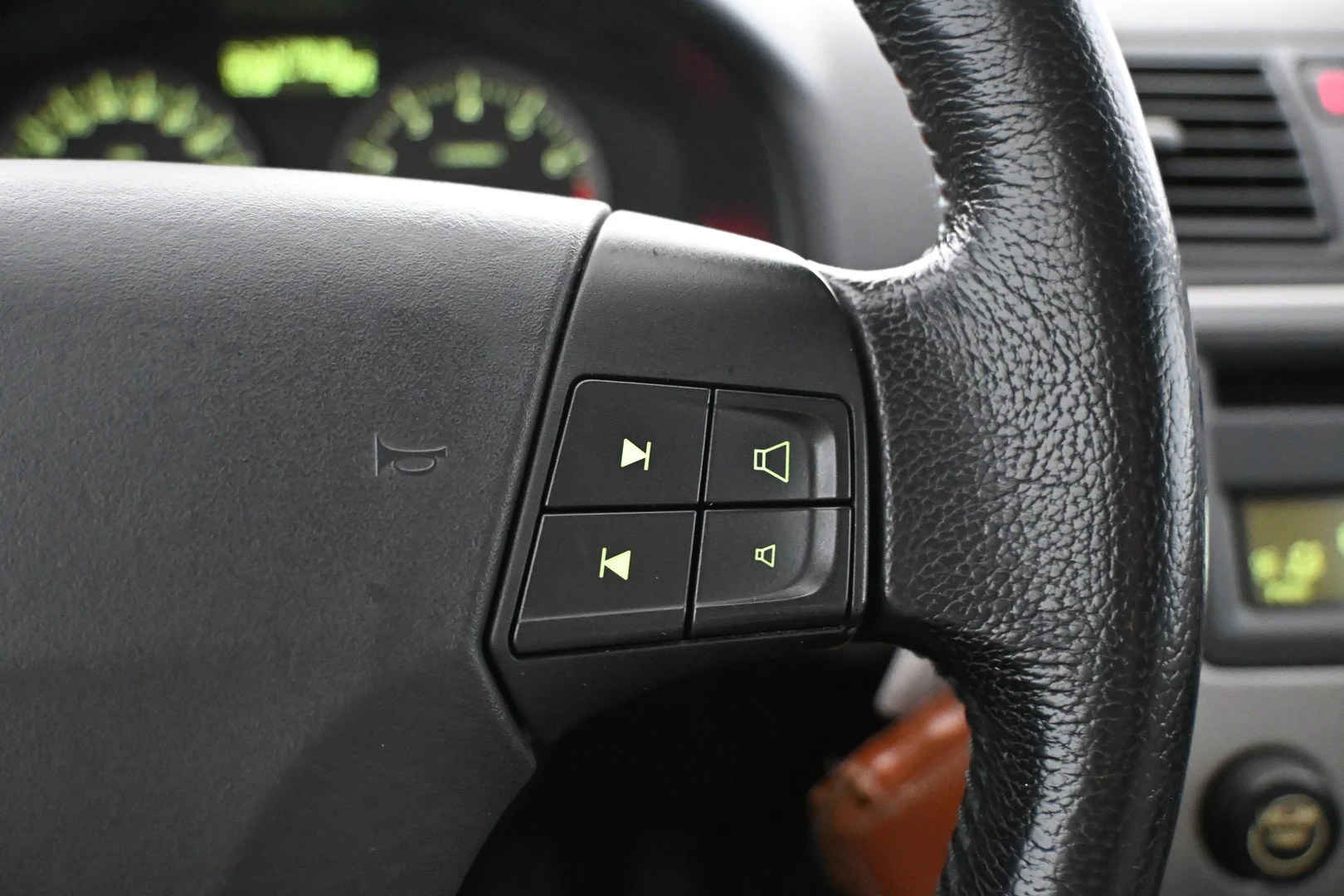 Car Image - 4XeBd3MZKvU4qCJoa7rbgr