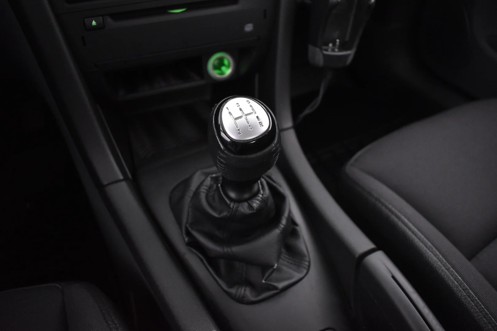 Car Image - 5xckQtgy75ZlozncxsfCc3