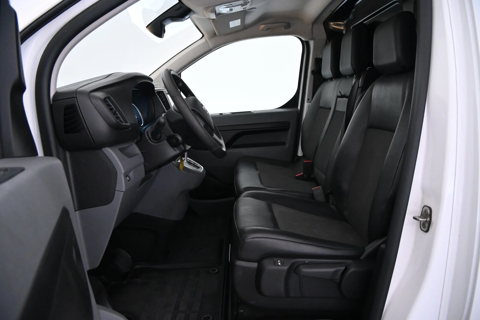 Car Image - 4U1l3pgZdNzFSsozPAQe1h