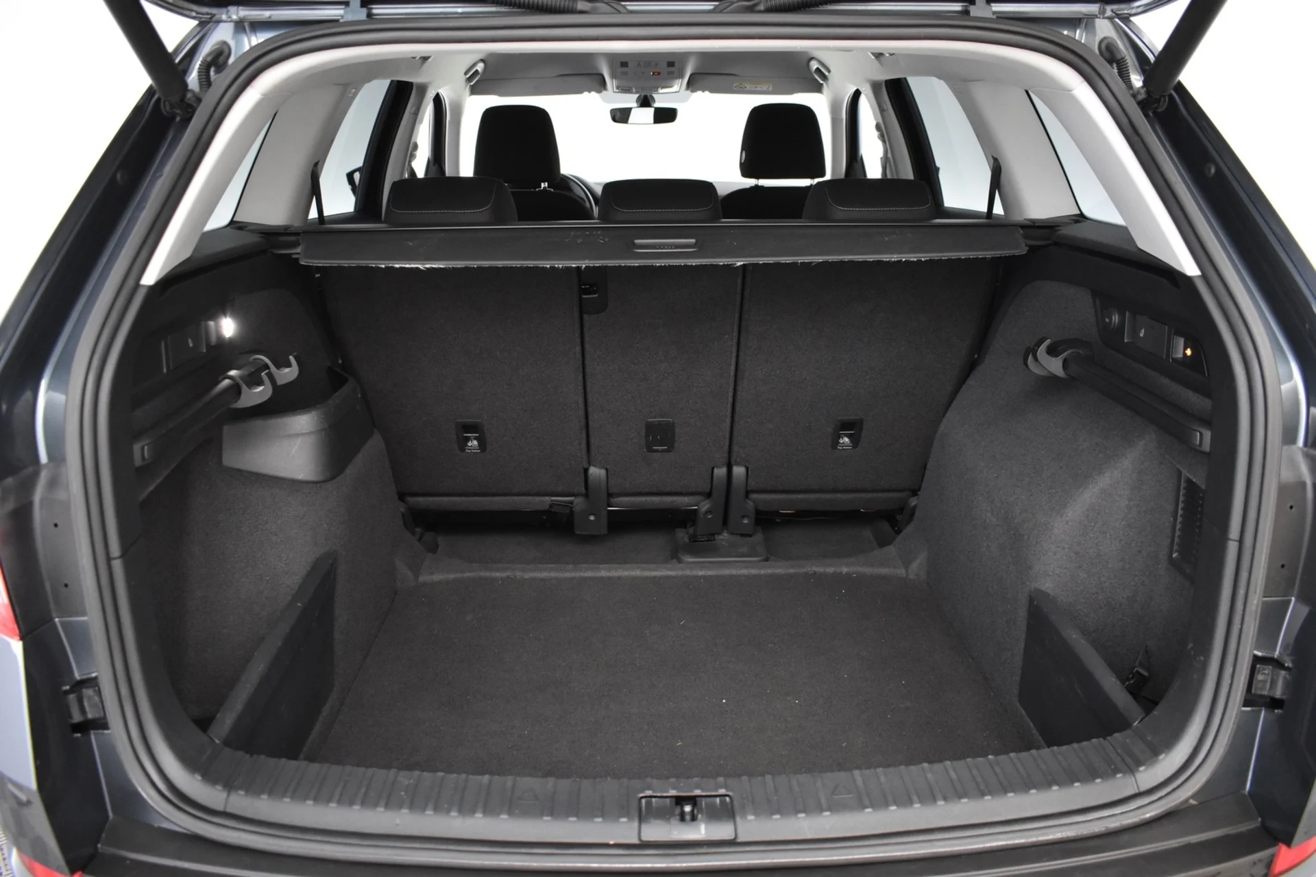 Car Image - 1LNWExdKiV3LTYqpGiTpAT