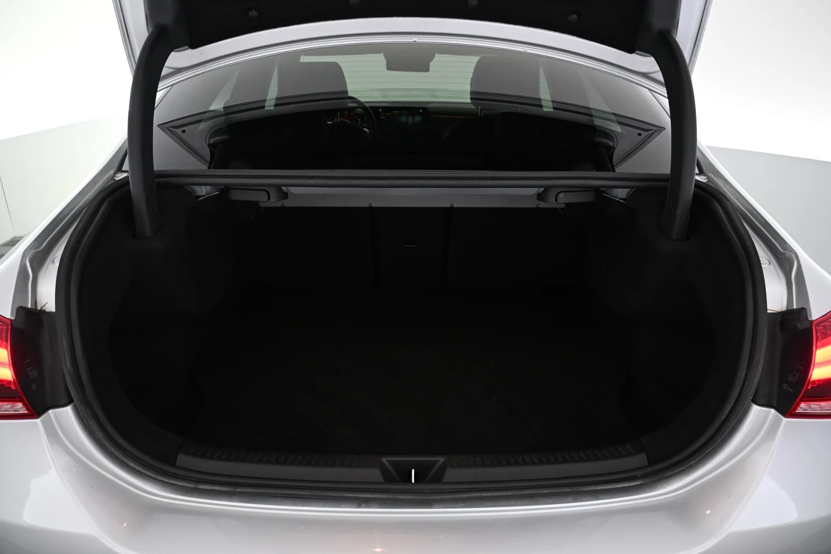 Car Image - 2LoqmpisSTPi7fncShVfVF