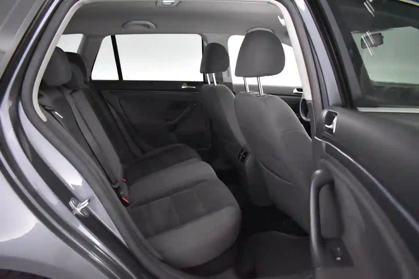 Car Image - 5GppVSubvnVs4aZrHH8oMN