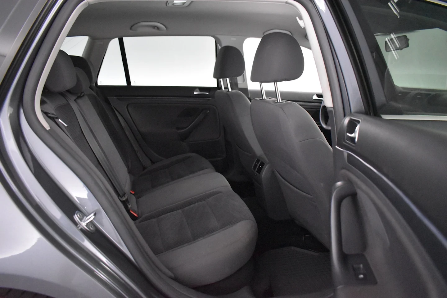 Car Image - 5GppVSubvnVs4aZrHH8oMN