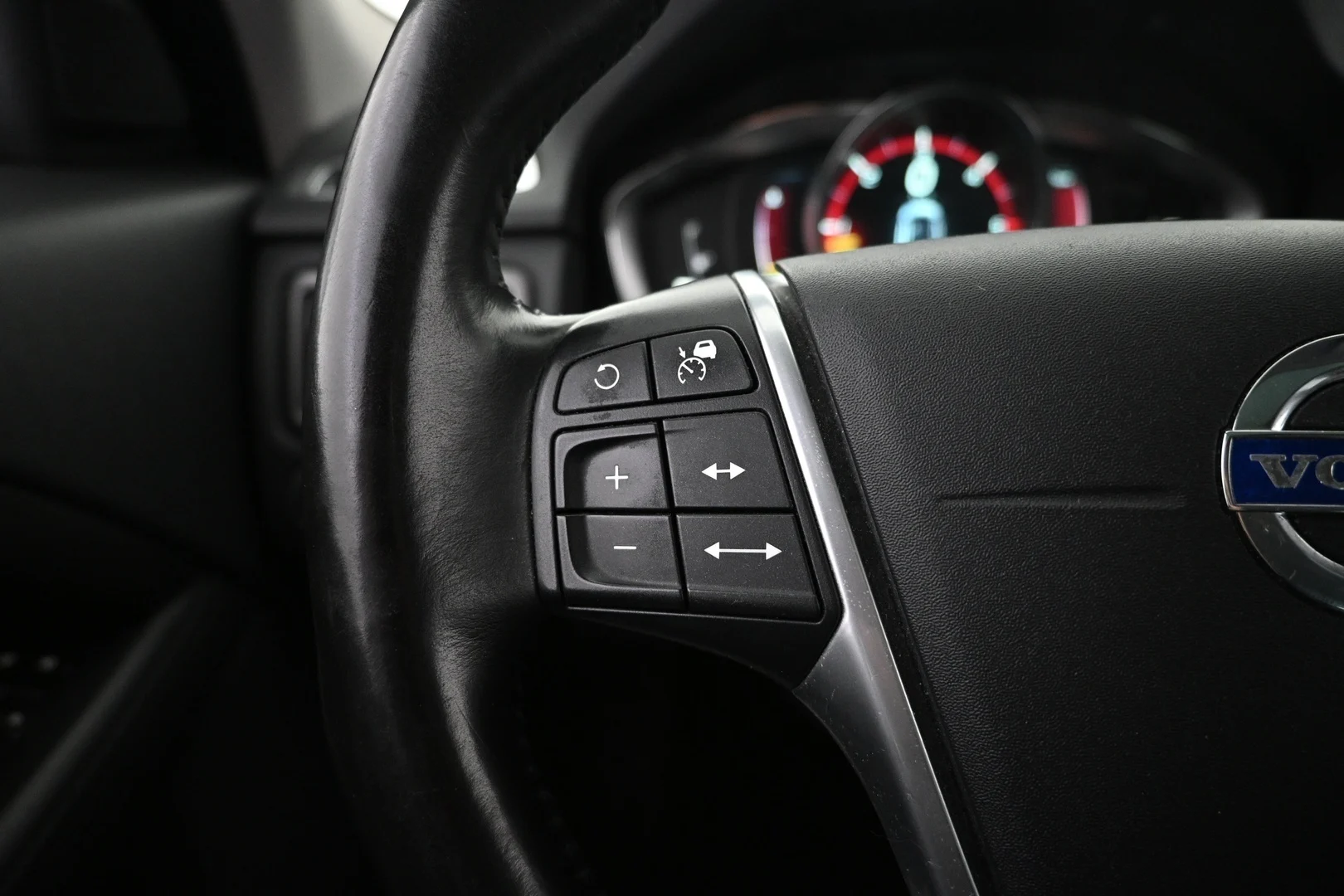 Car Image - 1nSuv9h44EyVXNWCzedXk4