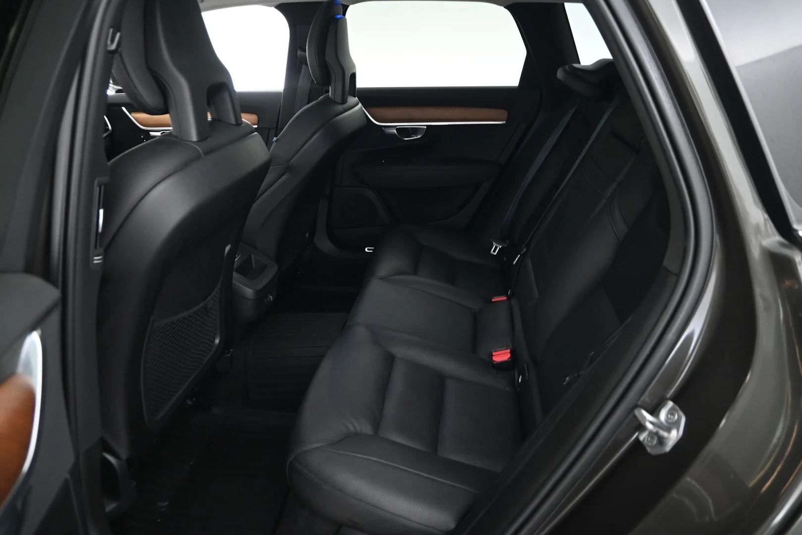 Car Image - aCcdcAkfromRvNpQ3EJvK