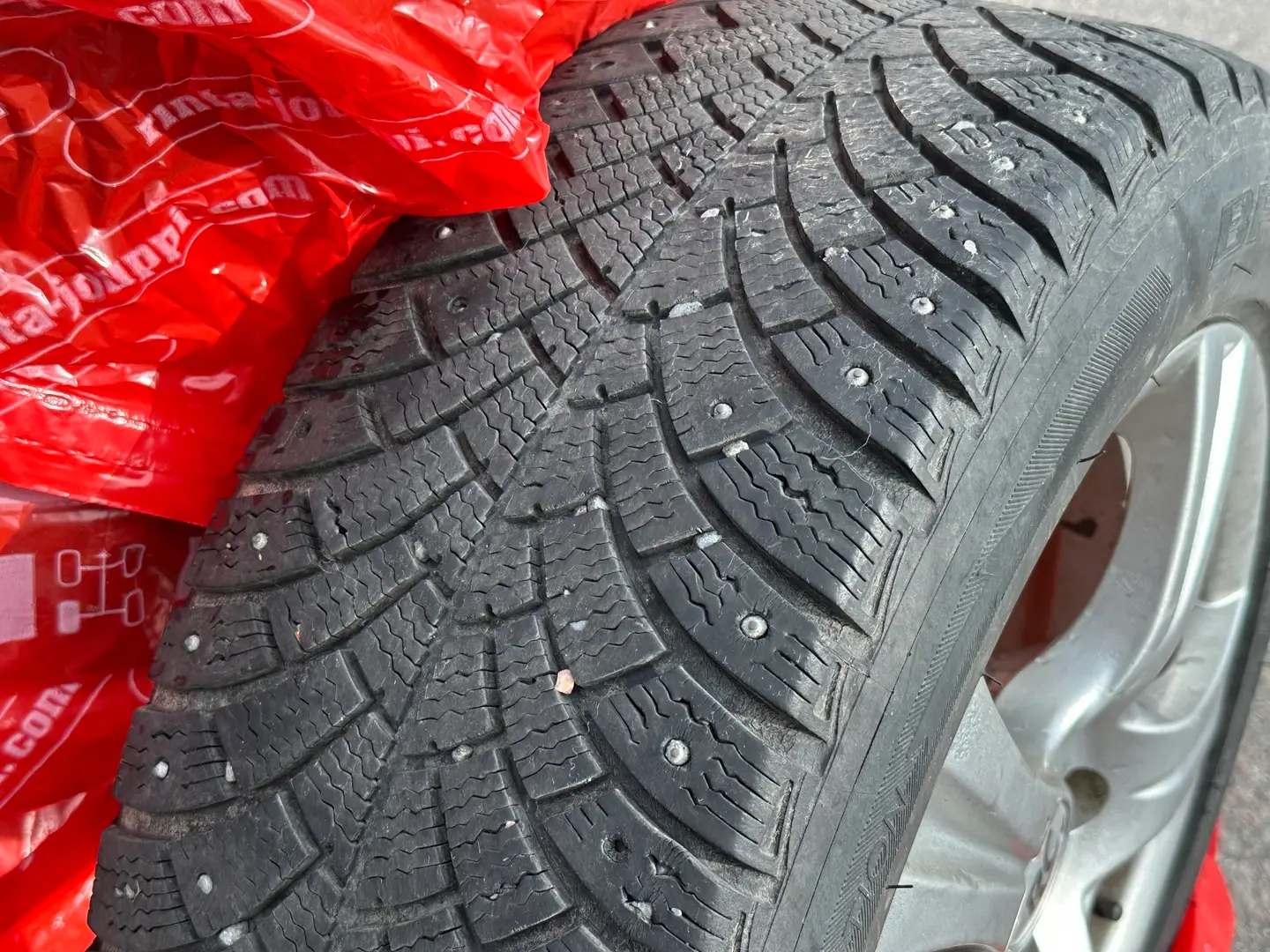 Car Image - 3FxBe9GJHOmm6wDrtFuXEl