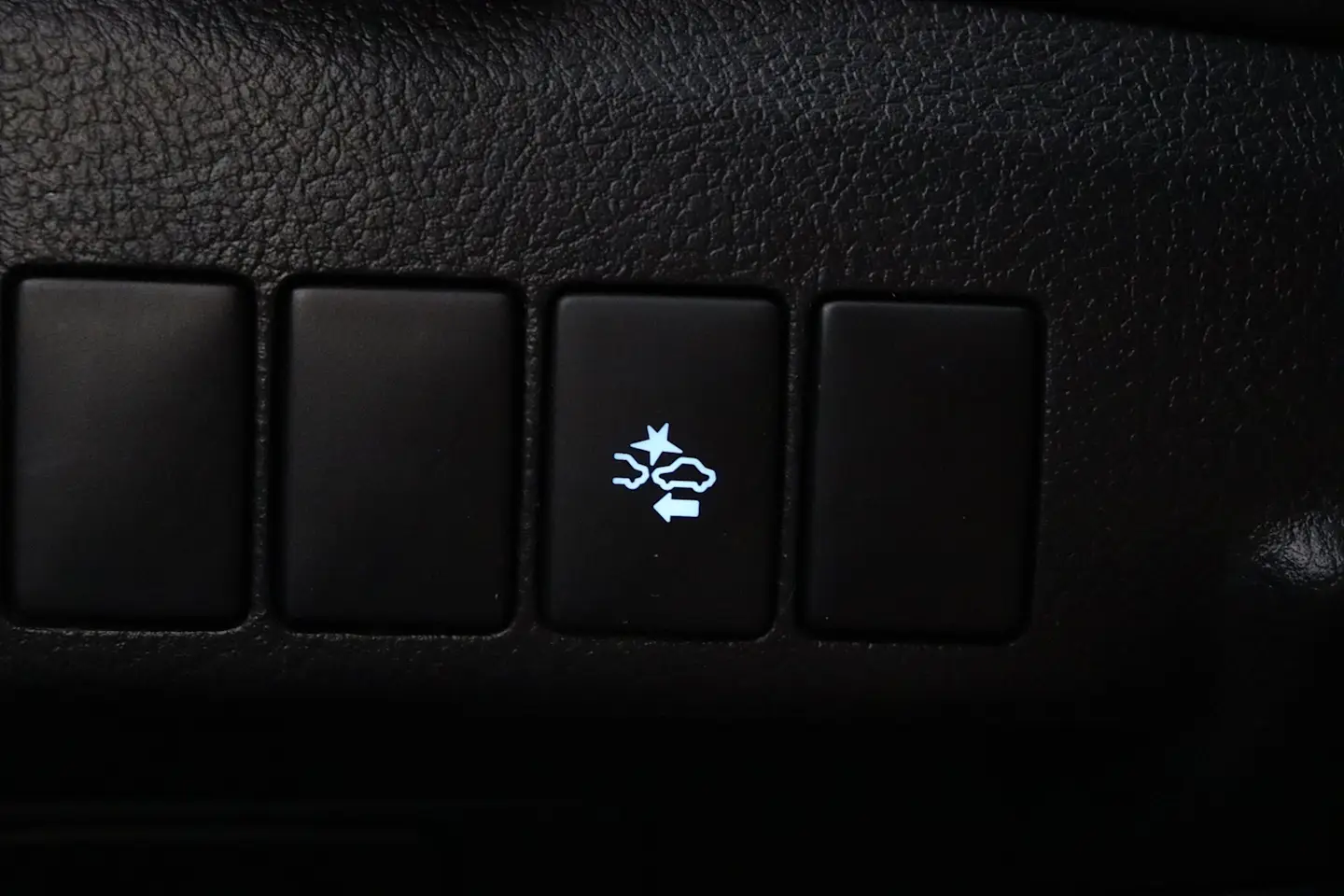 Car Image - 4gf8S9zB5w0QzuFN1njZpk