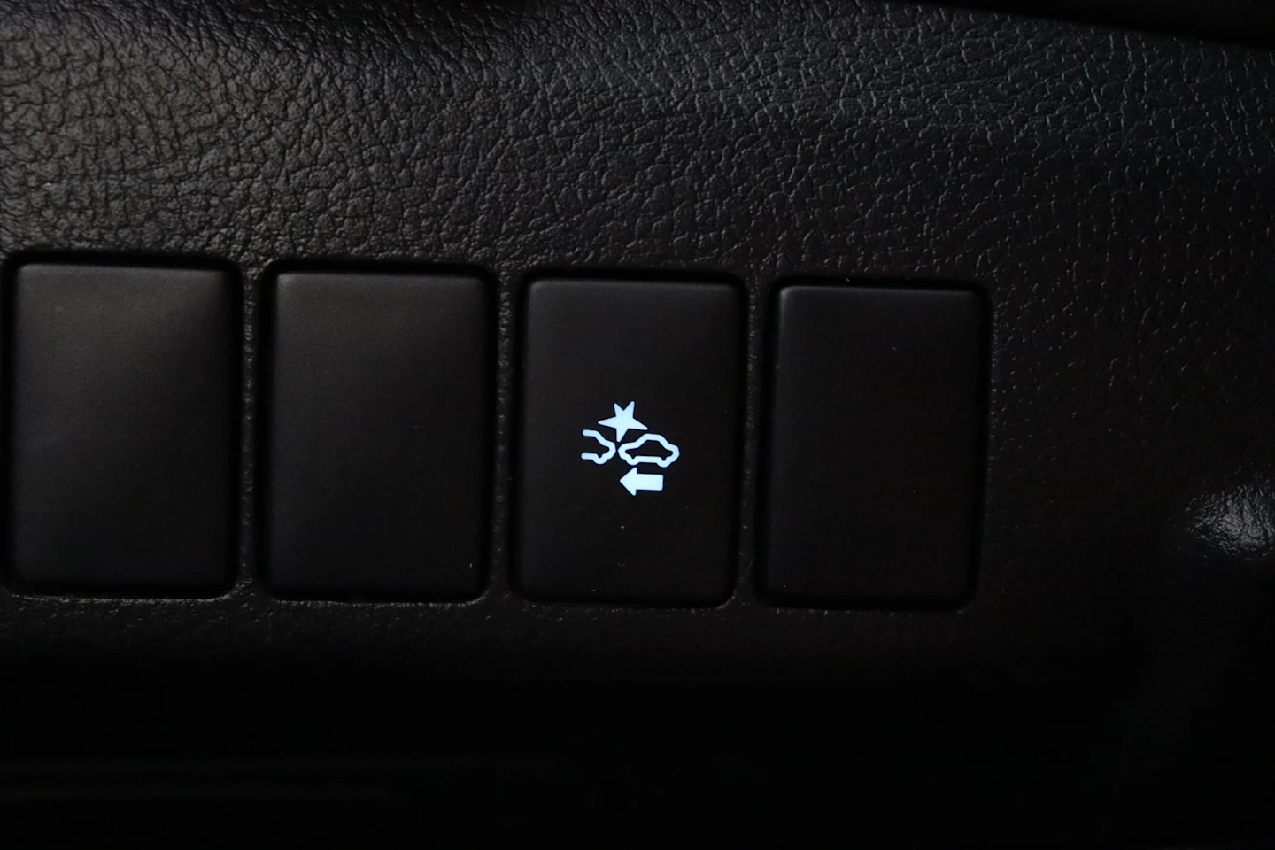 Car Image - 4gf8S9zB5w0QzuFN1njZpk