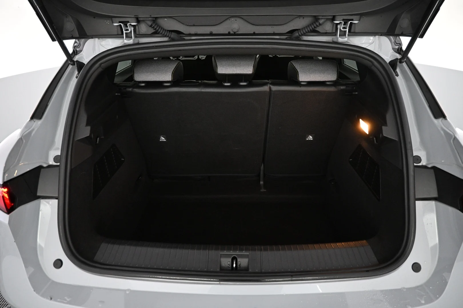 Car Image - 4SsNRxEsAZVGcAHUMzXCw3