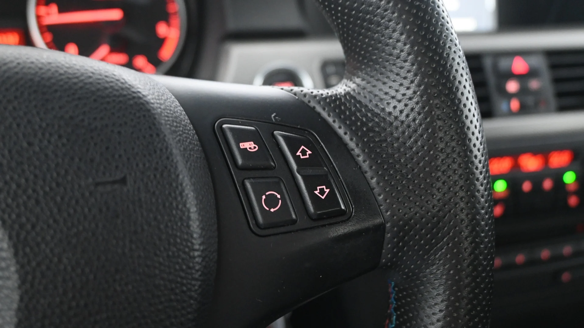 Car Image - 7E0QsYqnnMzt8LCrWxGStc