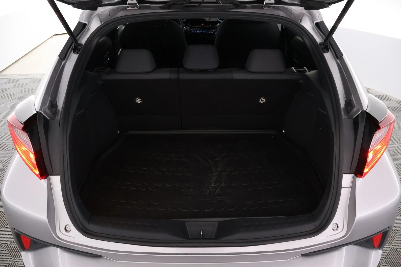 Car Image - 1mpIqZs1v9q4dFnEdxP6oH