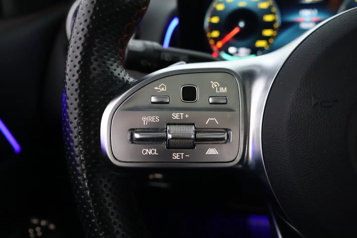 Car Image - 3HmOnuPqajLOCnADTCRnBJ