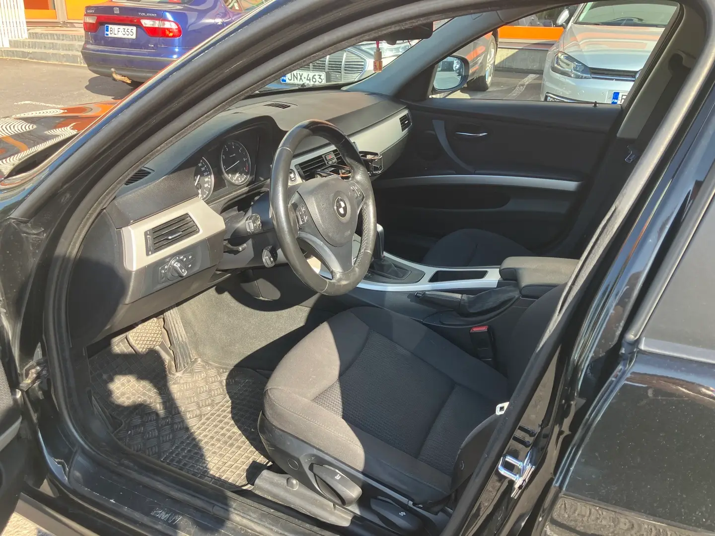 Car Image - 3PxLrYTDVwrmKaGubjnF9d