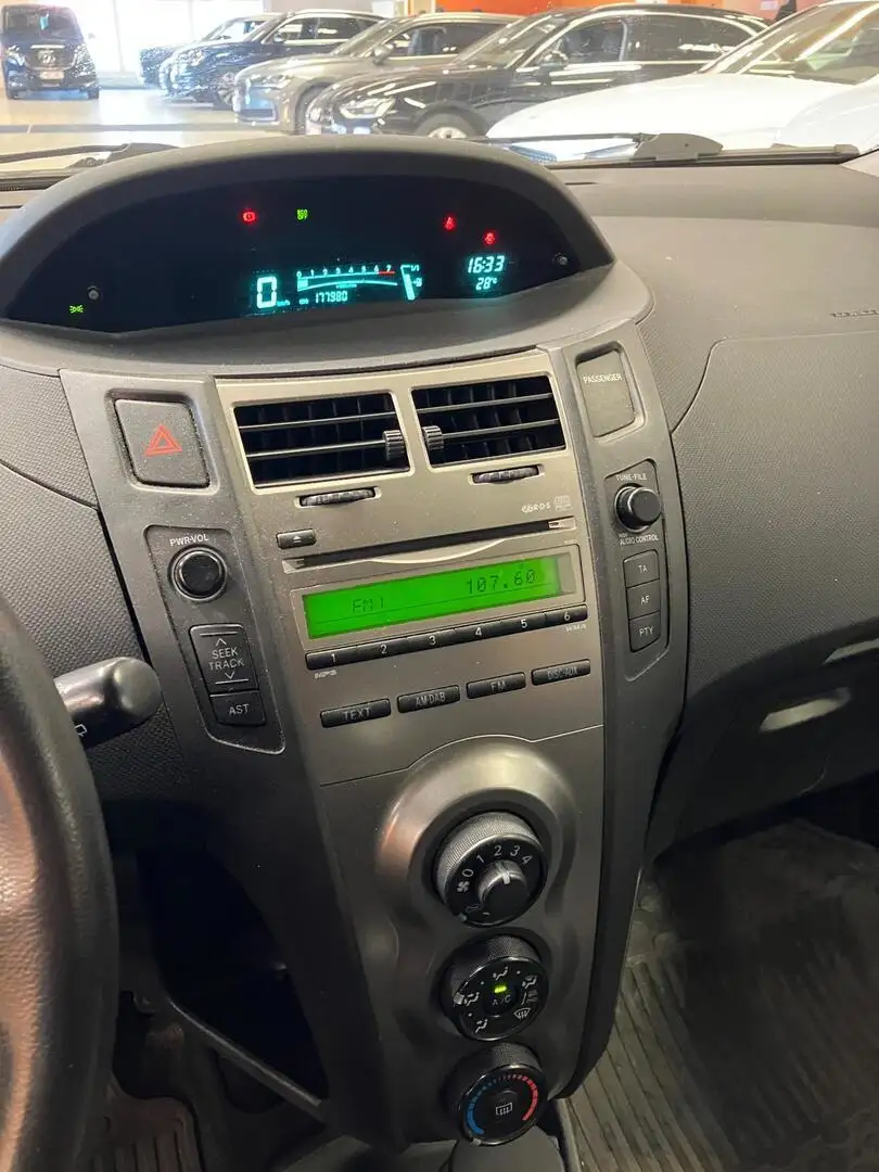 Car Image - 6ESfQMq0B4LrHZ2bh64dXJ