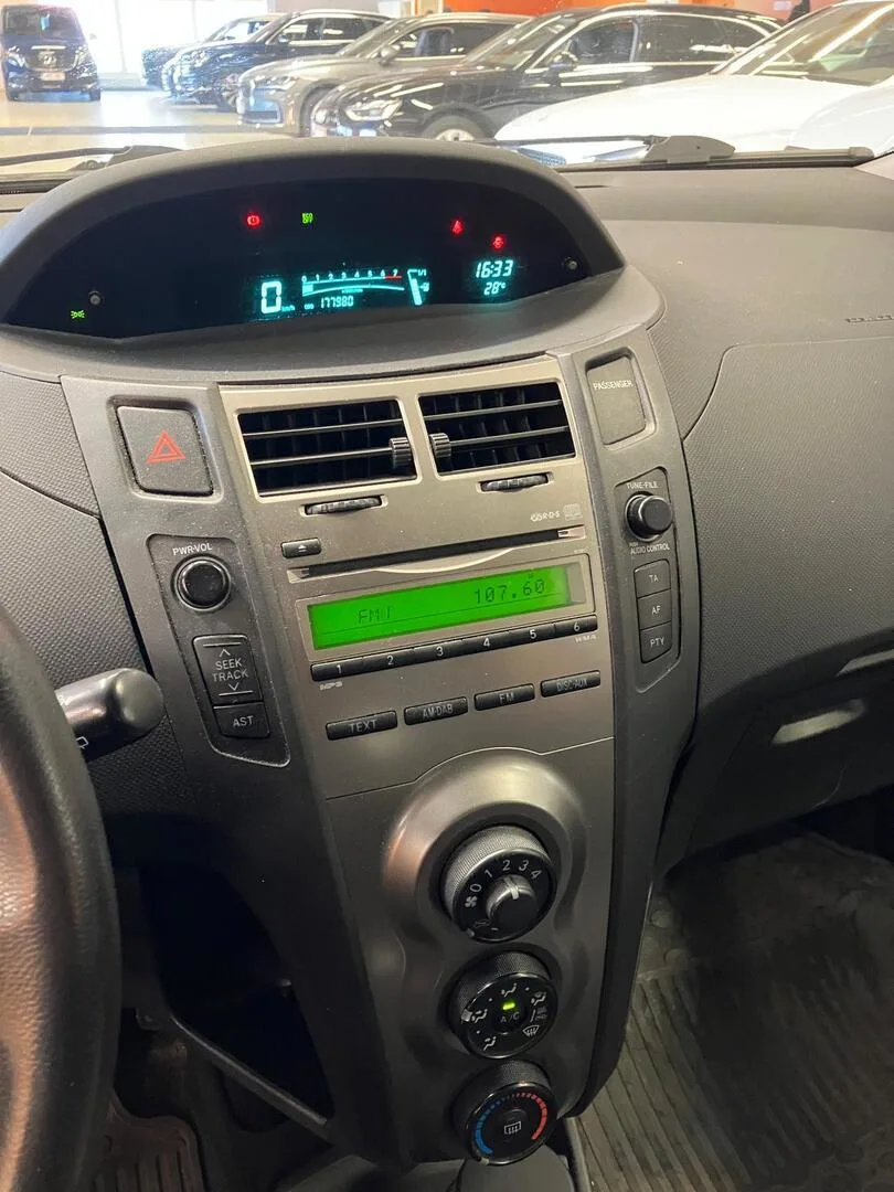 Car Image - 6ESfQMq0B4LrHZ2bh64dXJ