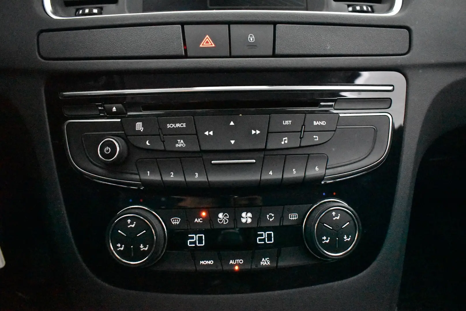 Car Image - 2tmDGw8IKdlUXYlR9Njoeo