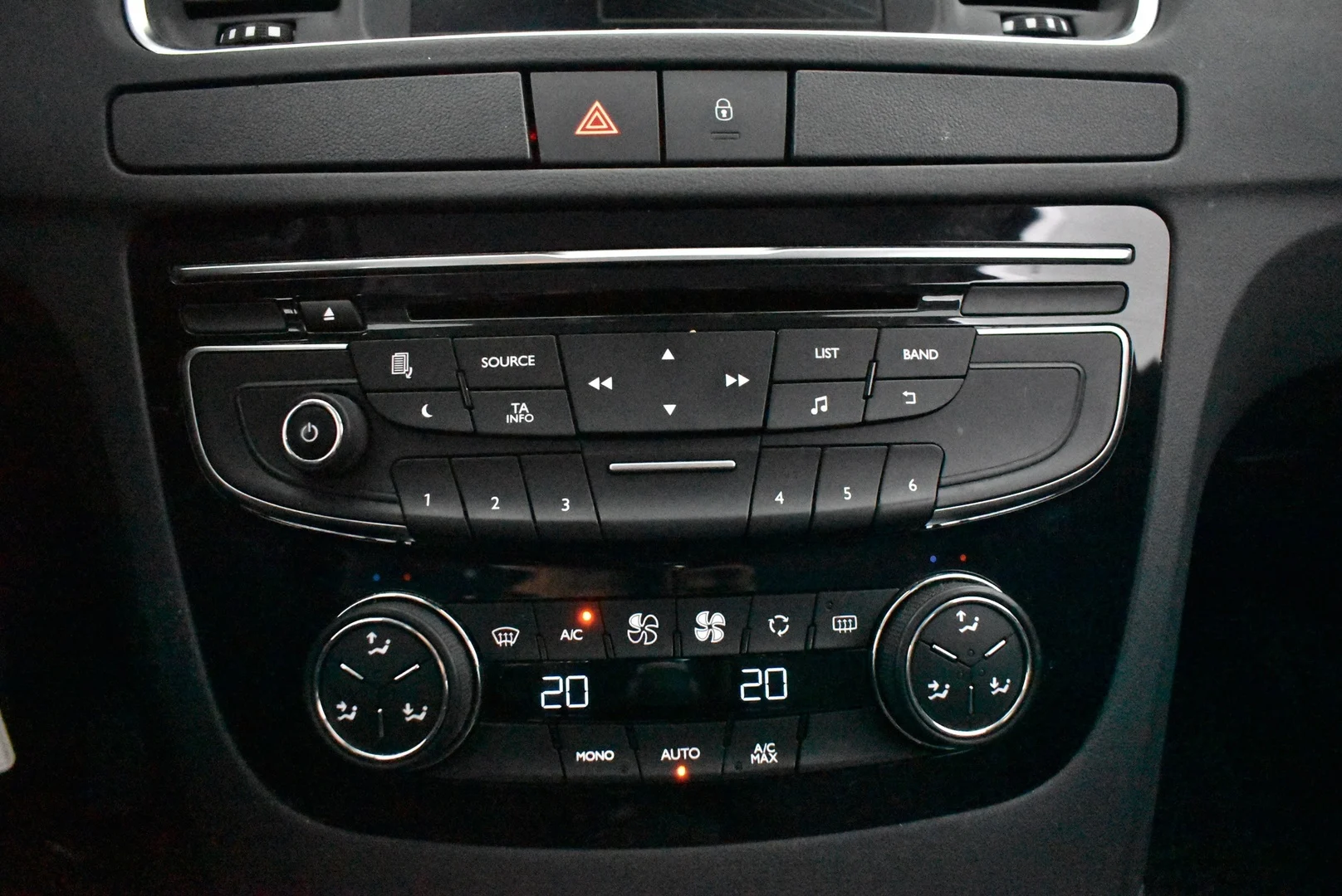 Car Image - 2tmDGw8IKdlUXYlR9Njoeo