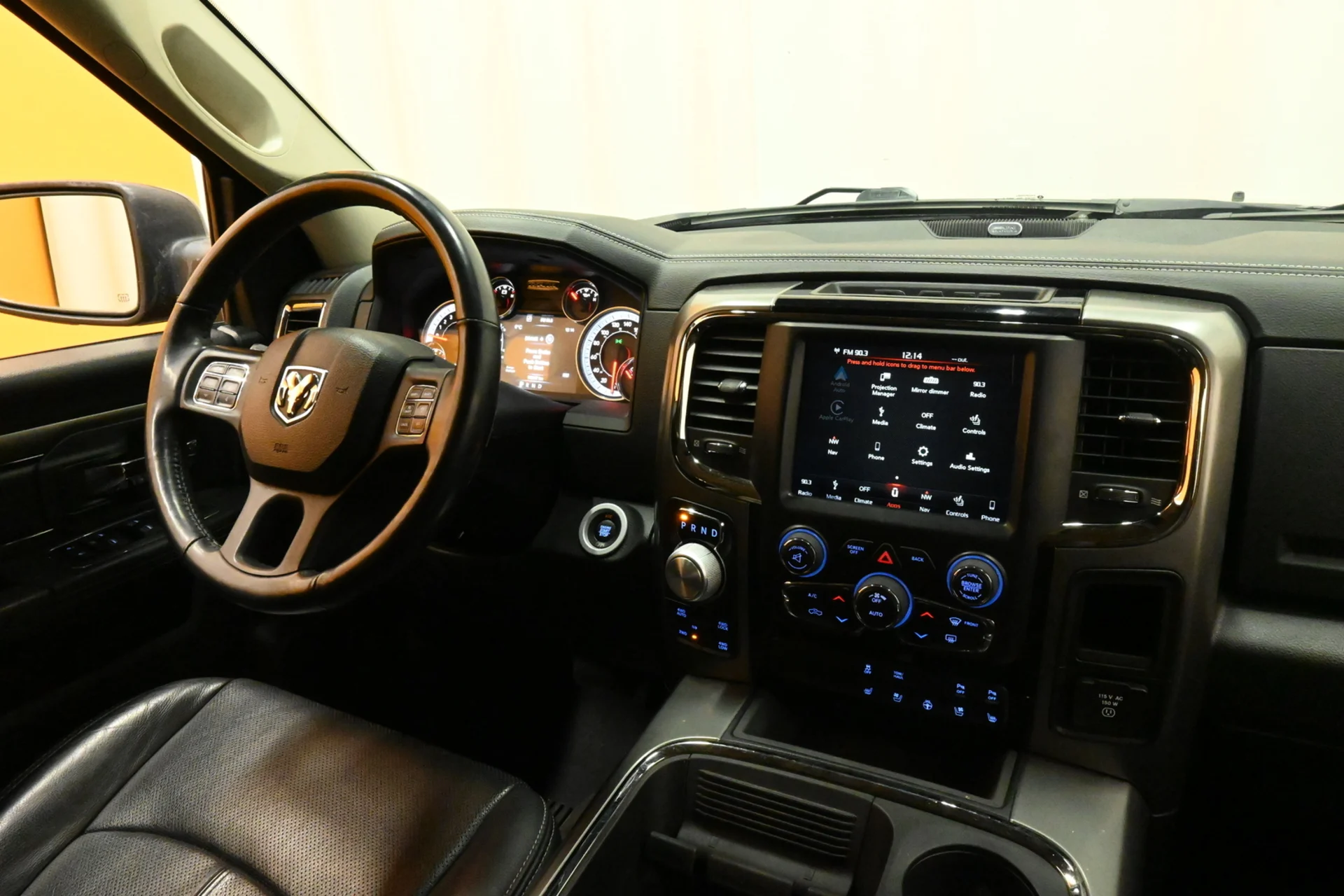 Car Image - 3R2vUdVFBiSs6SuhxVilio