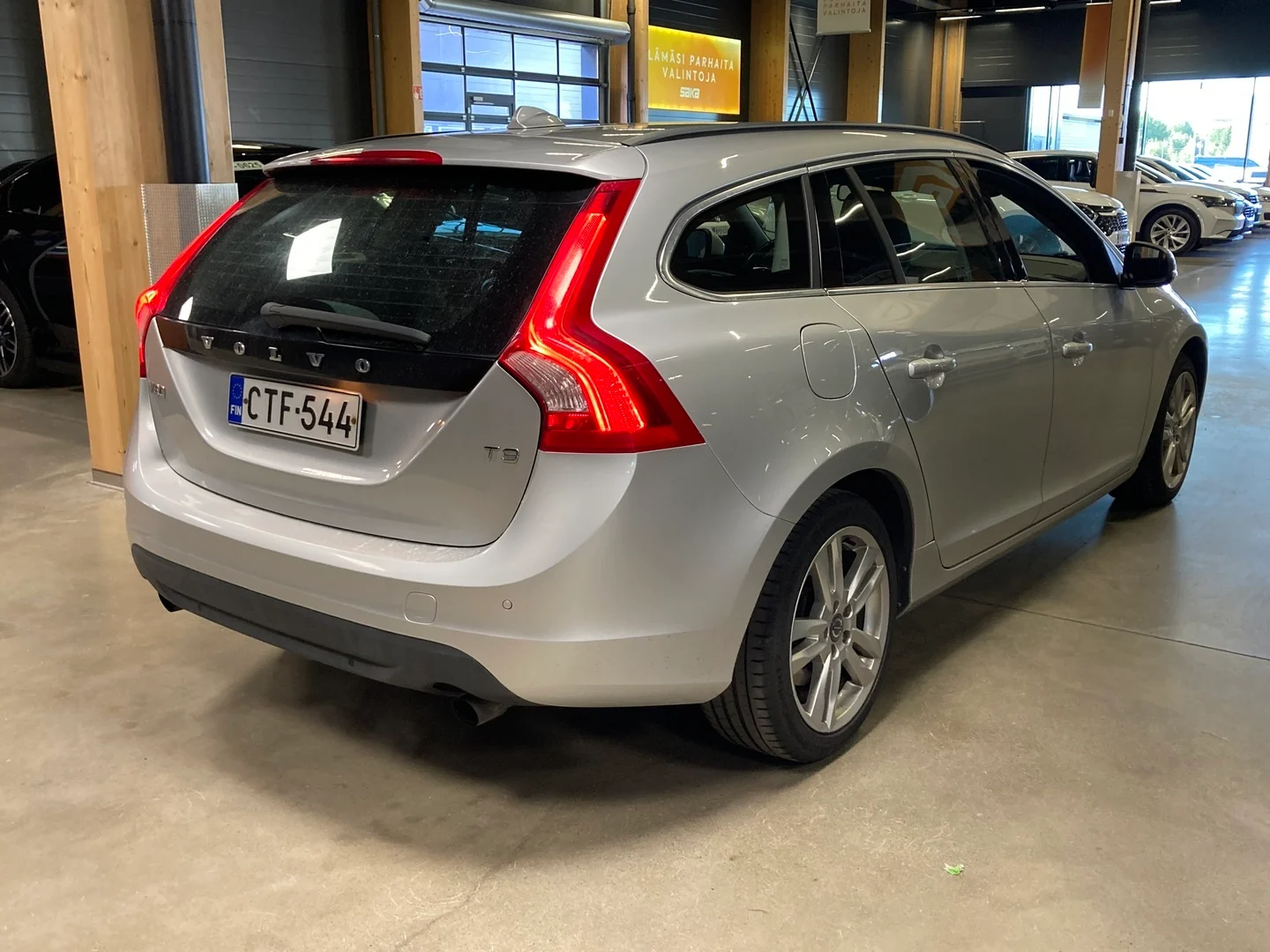 Car Image - 4wx8H9pnSmmGN5J0GVAWTJ