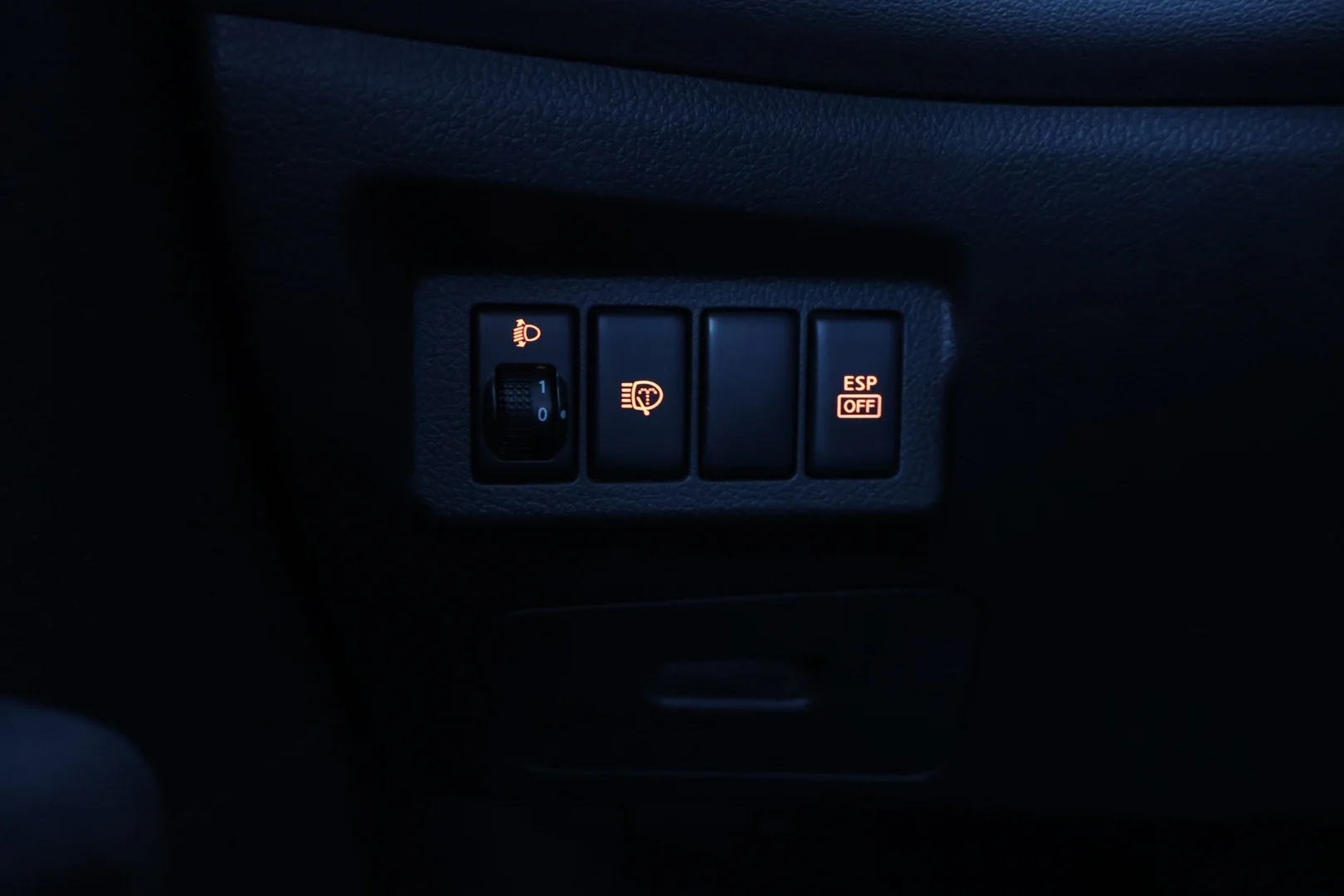 Car Image - 32G49yqg4DR56DivYXUUzN