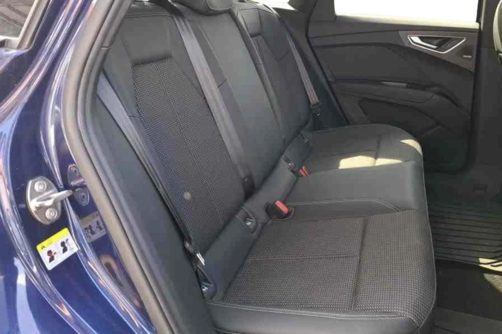 Car Image - 10rAT4b3sTD0kw5fIT1RtB