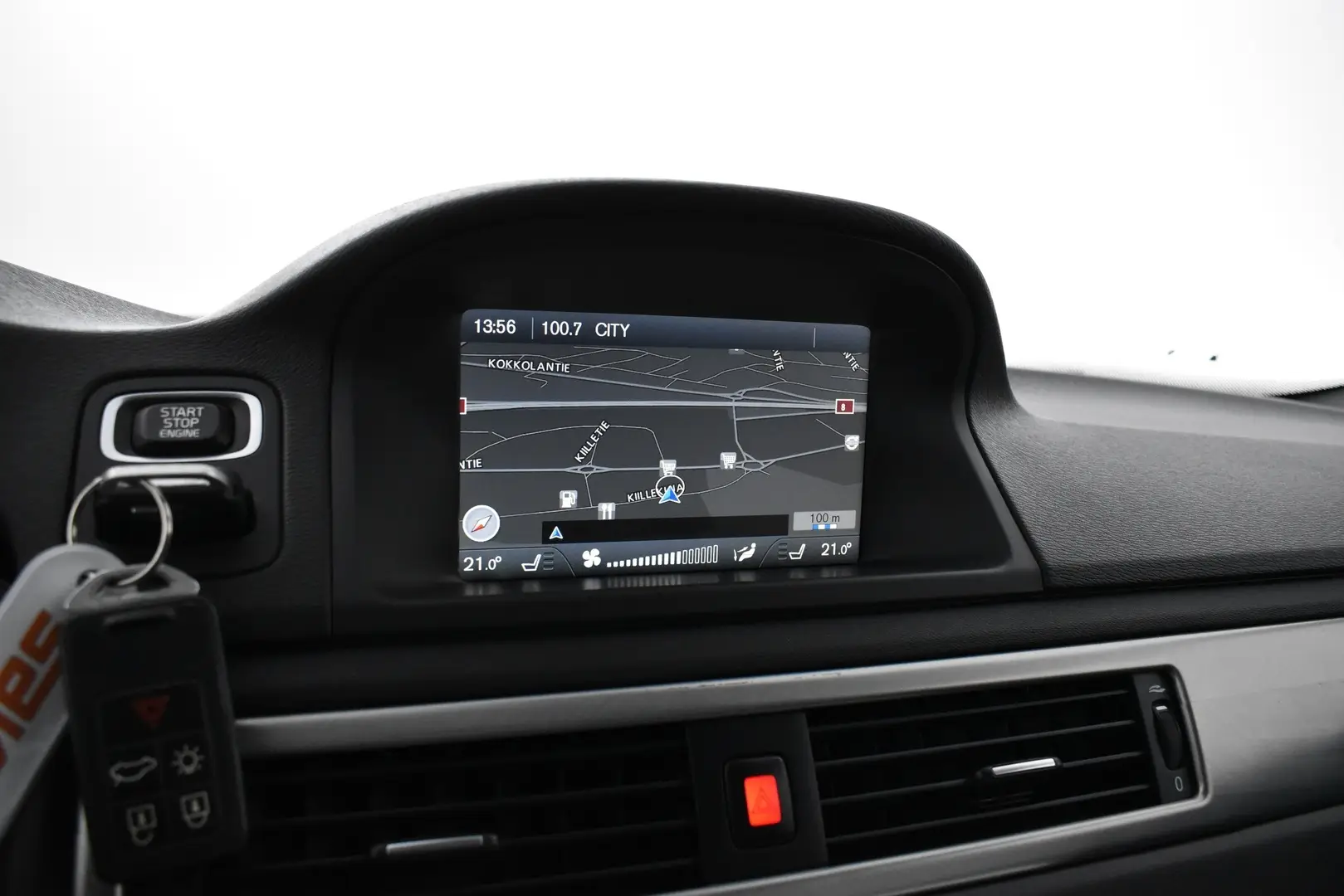 Car Image - 6swUg5RVtYa17G10GFml9b