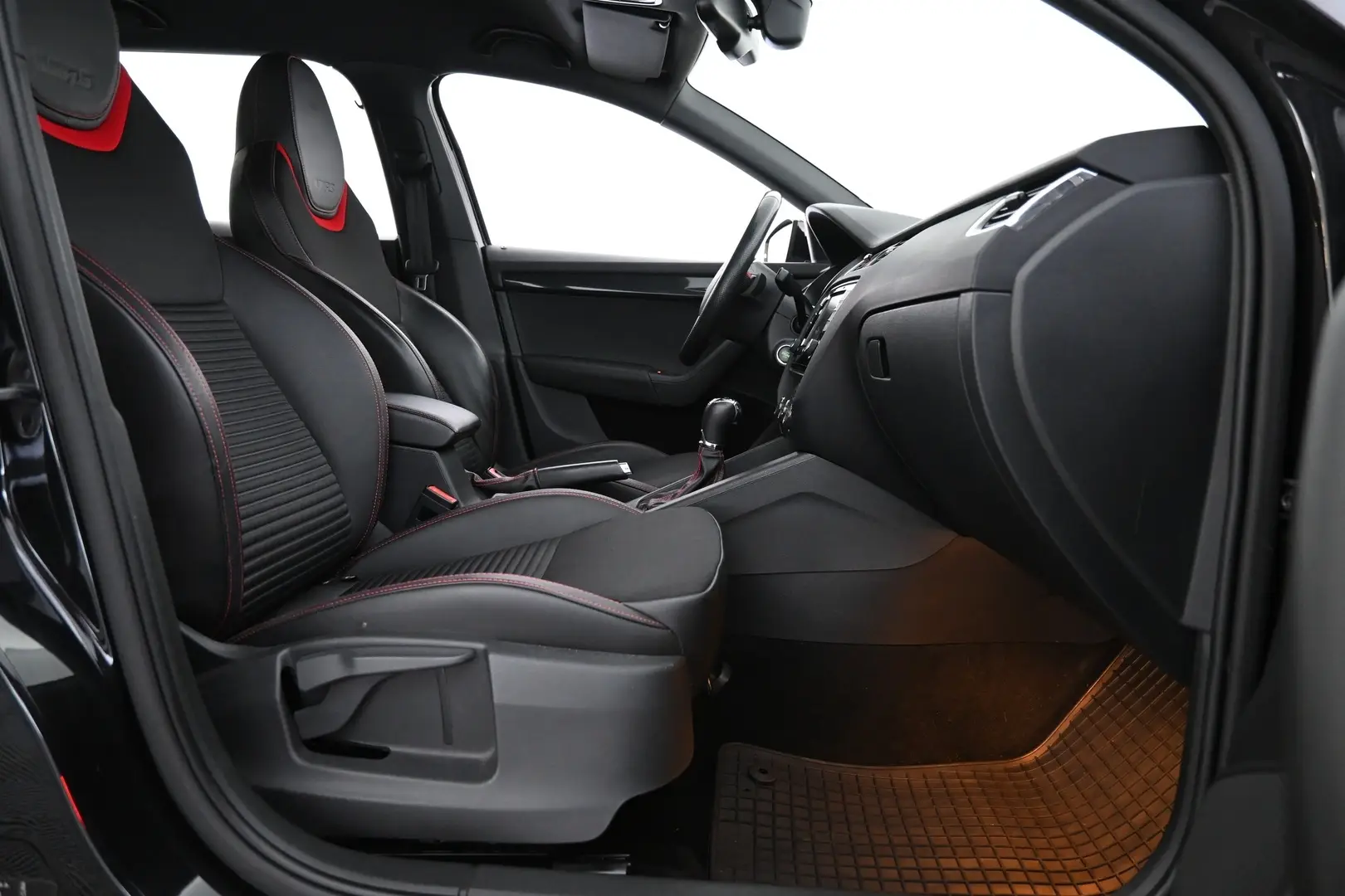 Car Image - 3uKkbgyYPRDB9bp0E2cGgf
