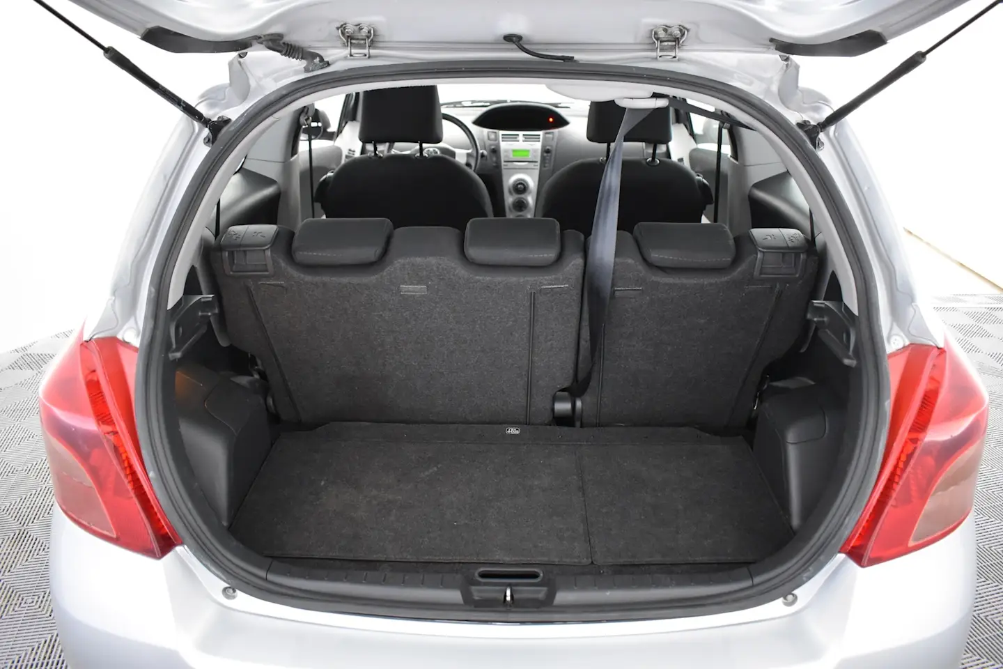Car Image - 7lt3pCQdxMYRGBvQH9Ezv9