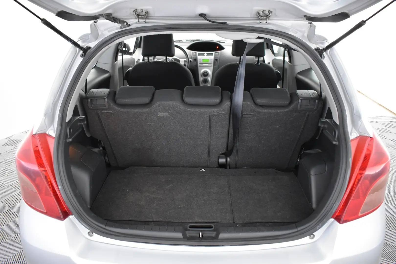 Car Image - 7lt3pCQdxMYRGBvQH9Ezv9