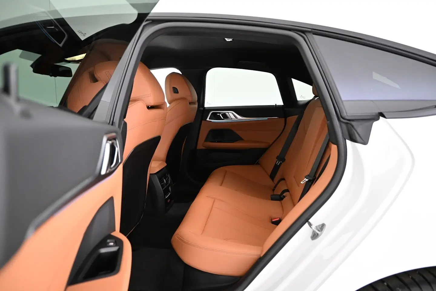 Car Image - 3OipEAFjXyLf0DoEVvckme
