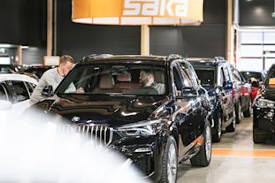 Yli 80 % myydyistä autoista on polttomoottorilla kulkevia ..