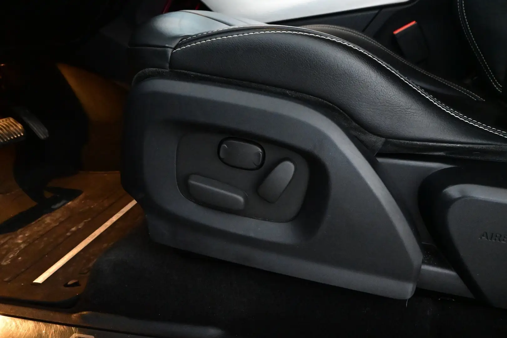 Car Image - 6jb5Ym1TZ6vFJgFb1FComq