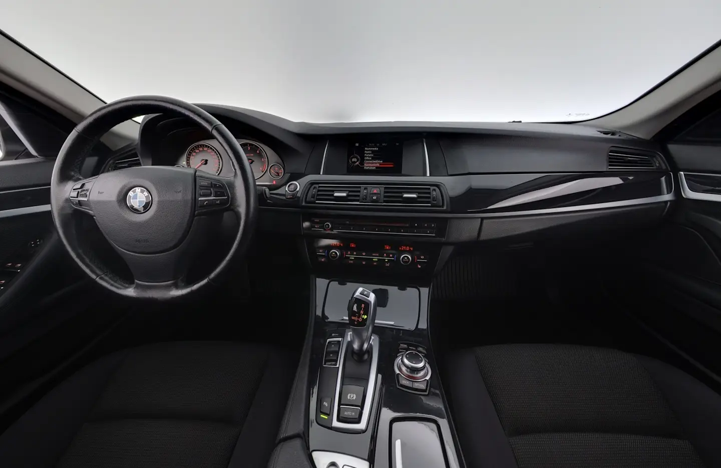 Car Image - 1u9MWJVRfTEb78Ipej3wOb