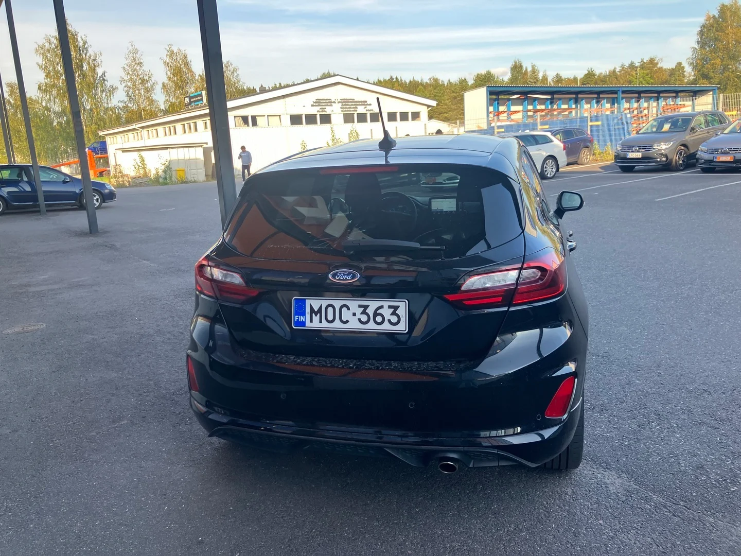 Car Image - 6S7v9LACONu3tjyvURL33O