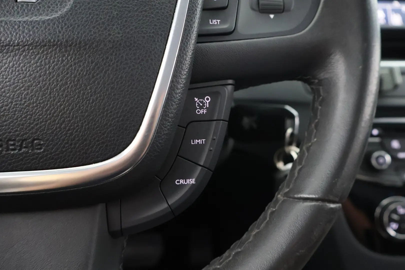 Car Image - 7cUaBEUeztWjehVCe4nRNX