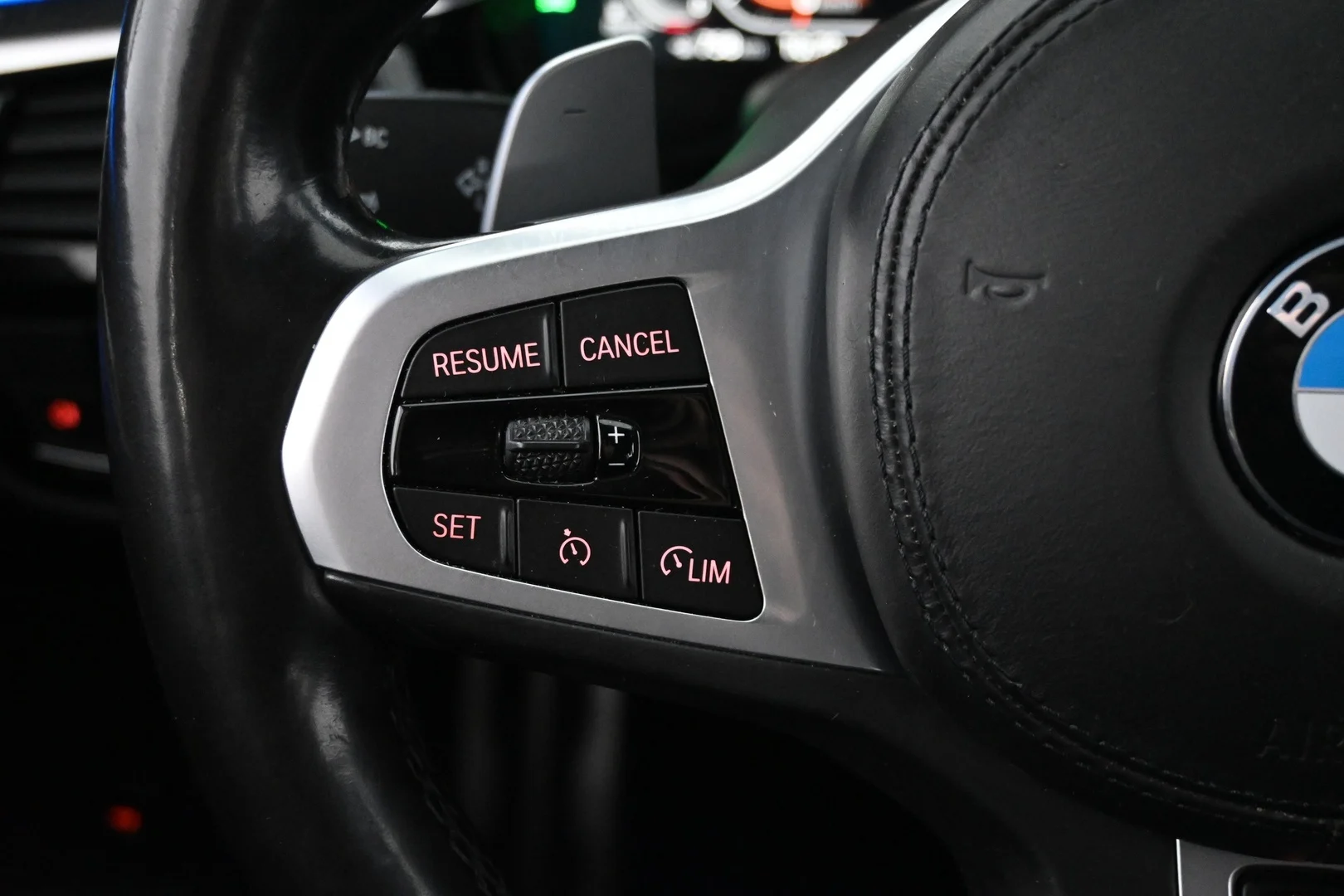 Car Image - 4D7ZVxXGTz6r8SPDL5Wg8