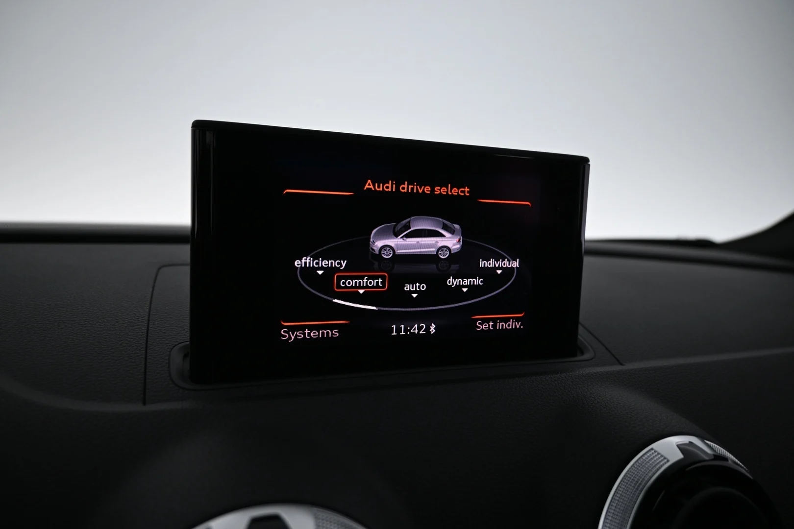 Car Image - 4xtEjQd8MLzcYWniEa9cl1