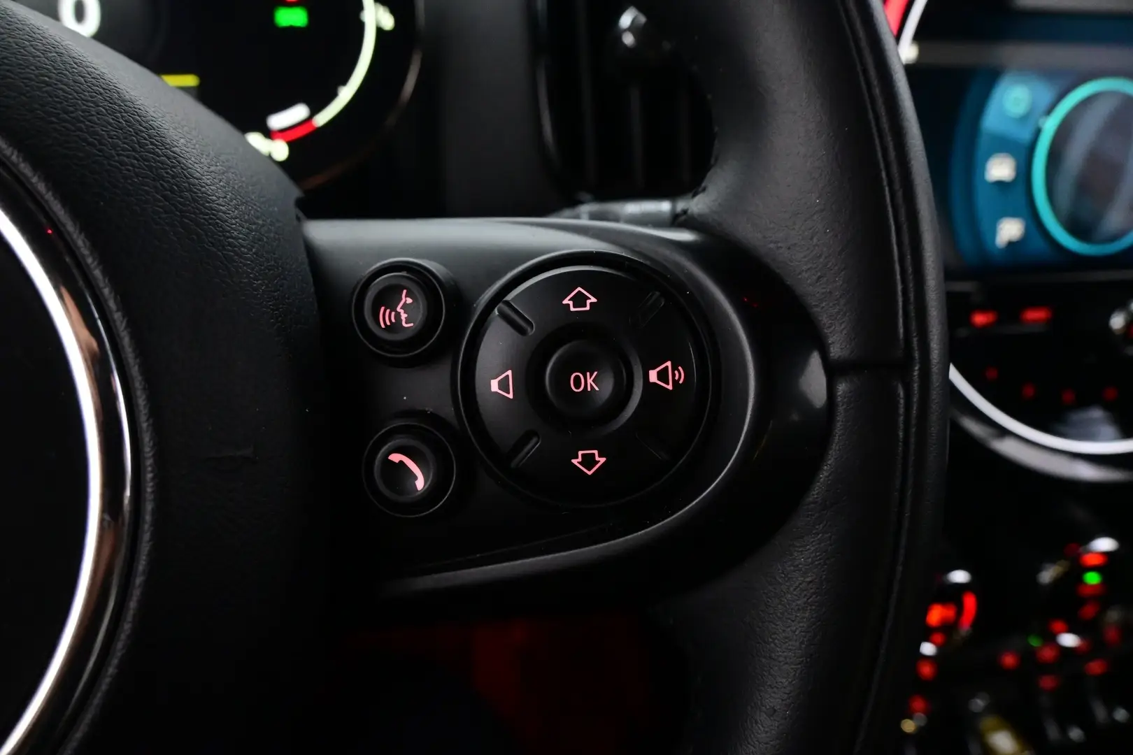Car Image - 356o103FdQnNXInAAZi7QW