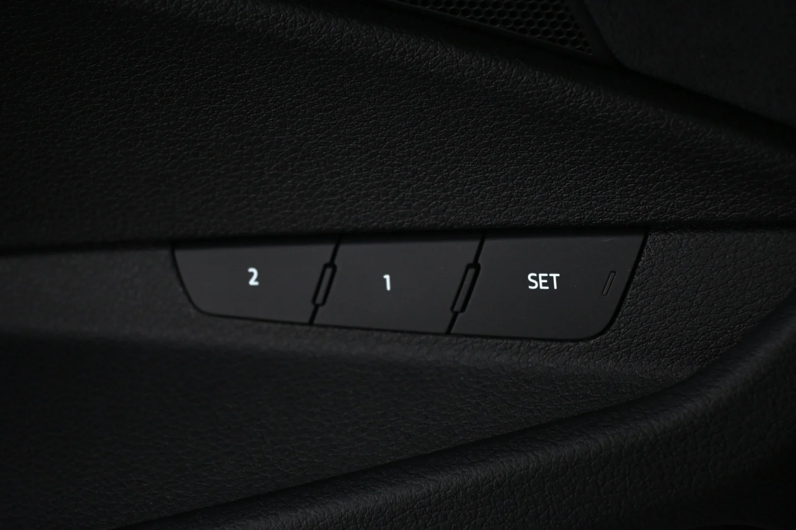 Car Image - 60AzQy0xzNASpTqDj2DUNT