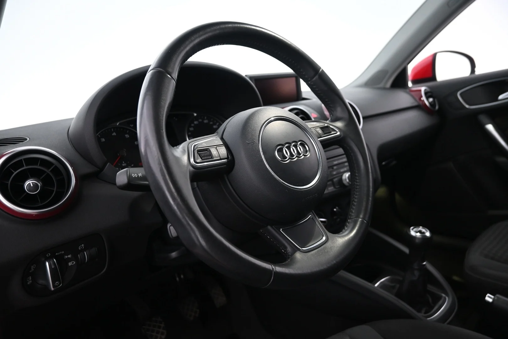 Car Image - 3ybquRTLX2IHJWzVp8mDhz