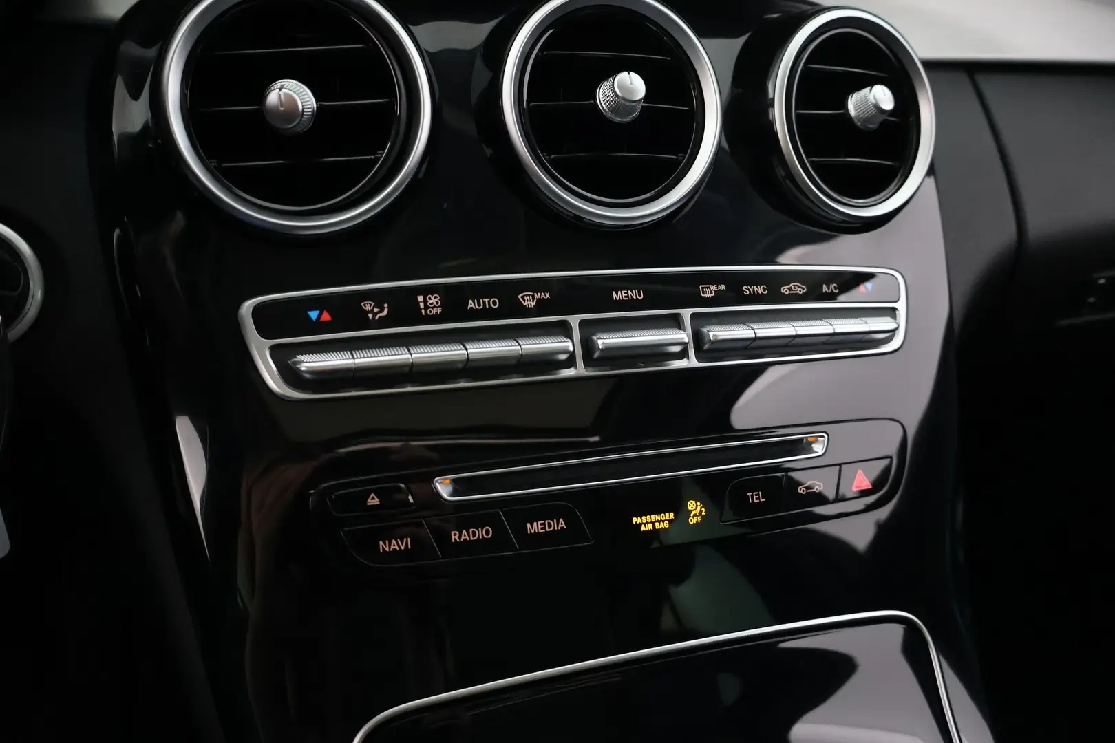 Car Image - 29nSzOy1jFdDxpmMZ30ZDz