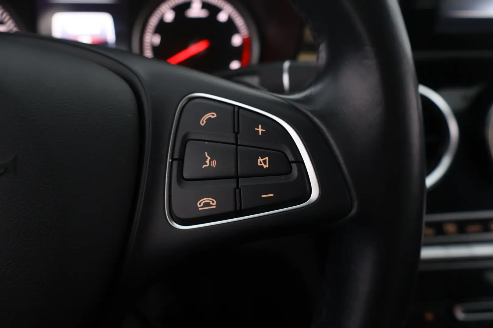 Car Image - 5VS7fayk0LD7kBu2bdYdv8