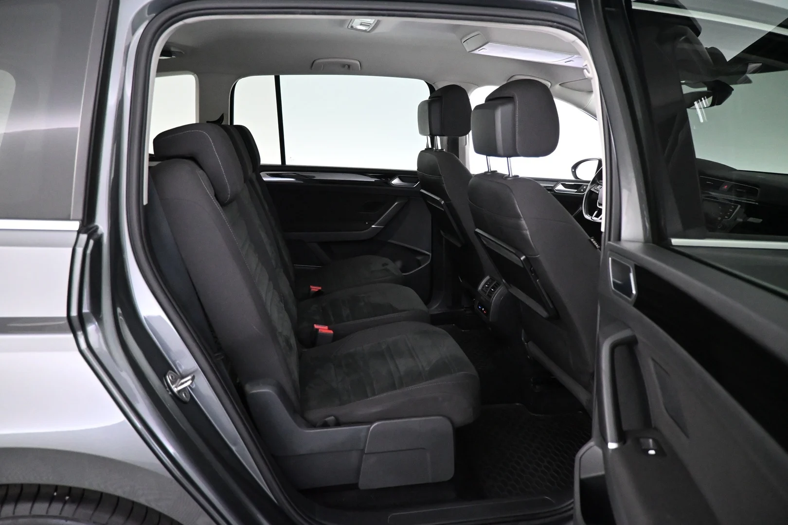 Car Image - 1kAdFvx1DzSR9udCC7TBj9
