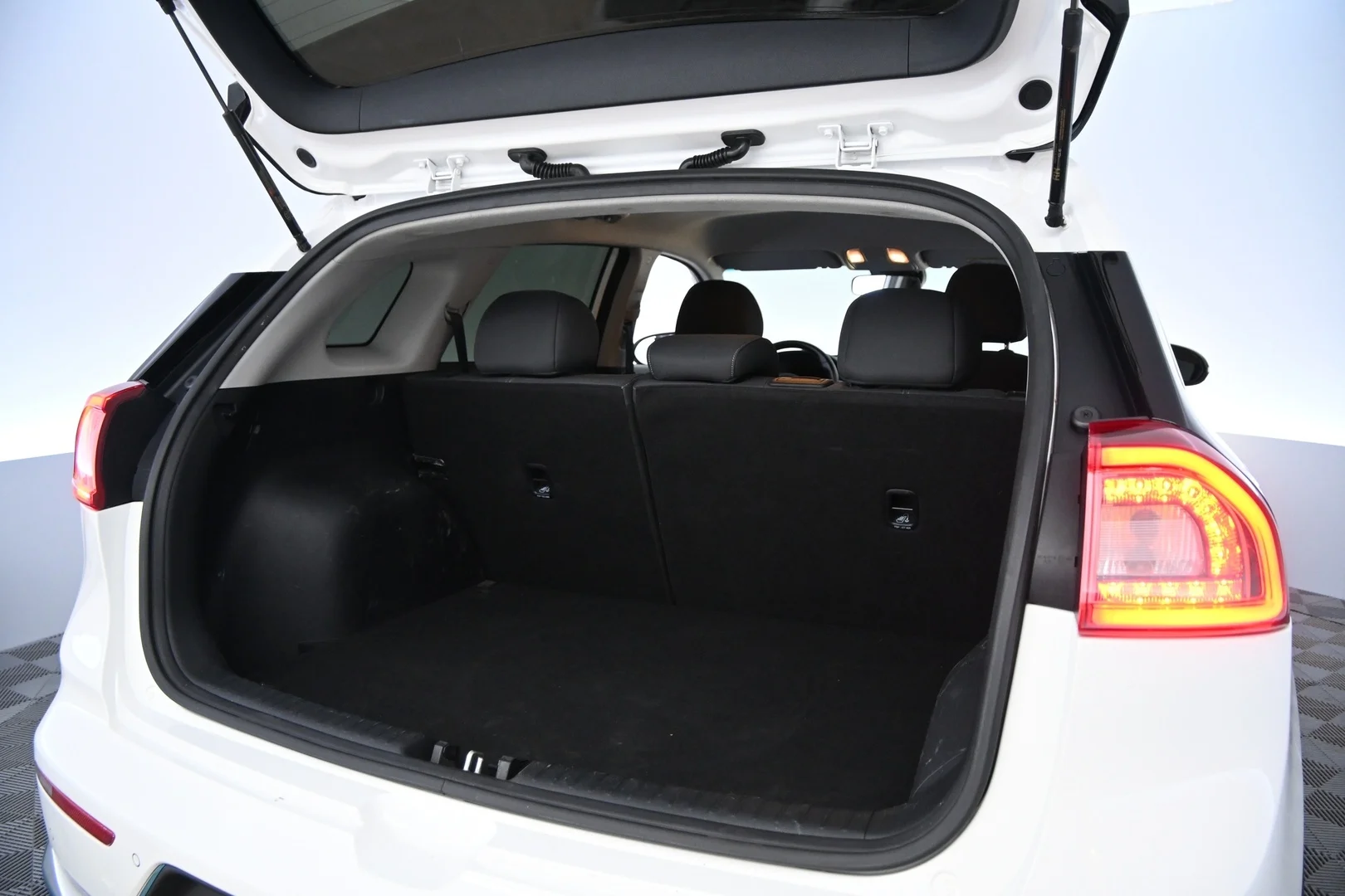 Car Image - 6mbjOIHZ6ZAXGKLYohfm8w