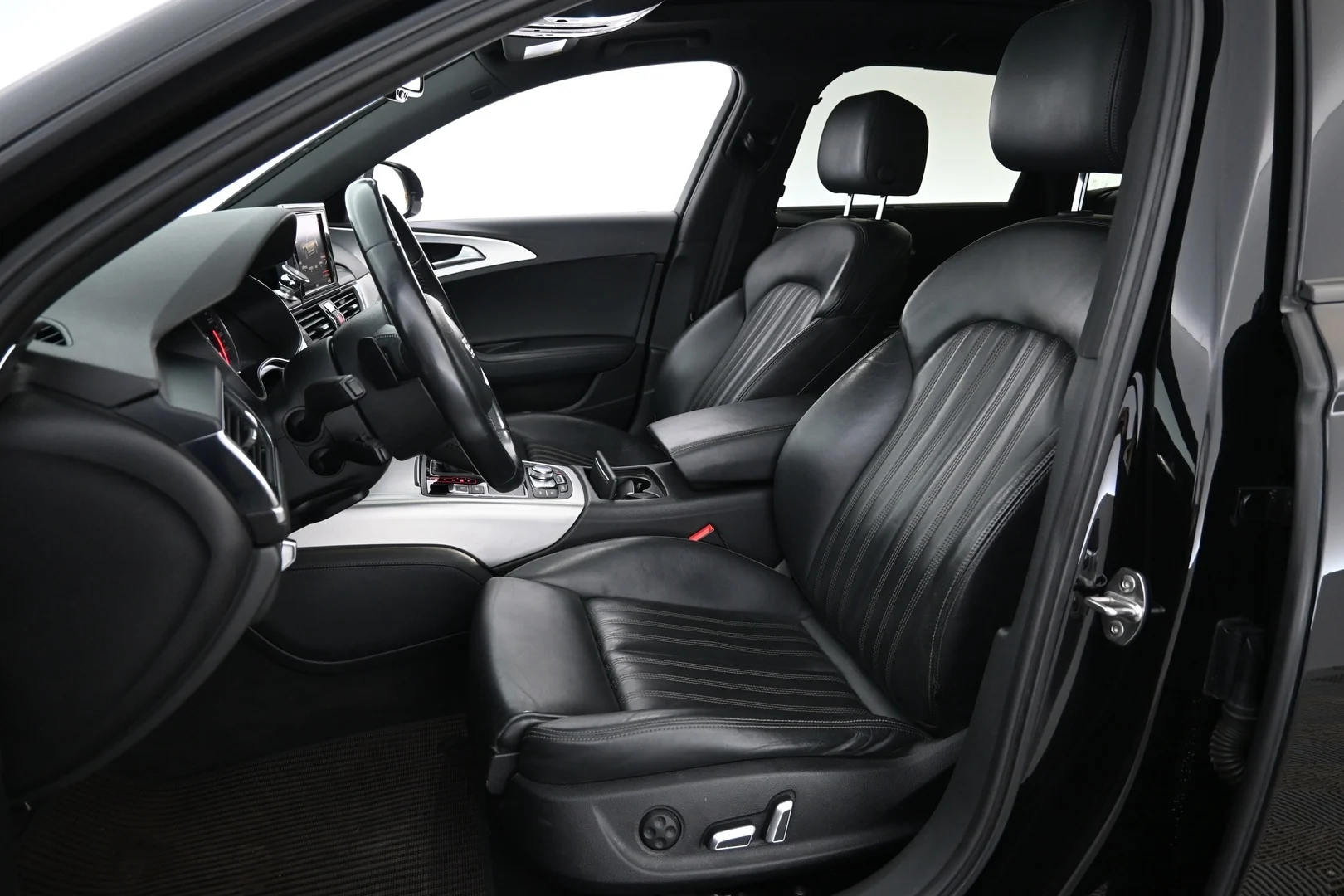 Car Image - 4MRR1QX5nBYBmeeujK2YLG