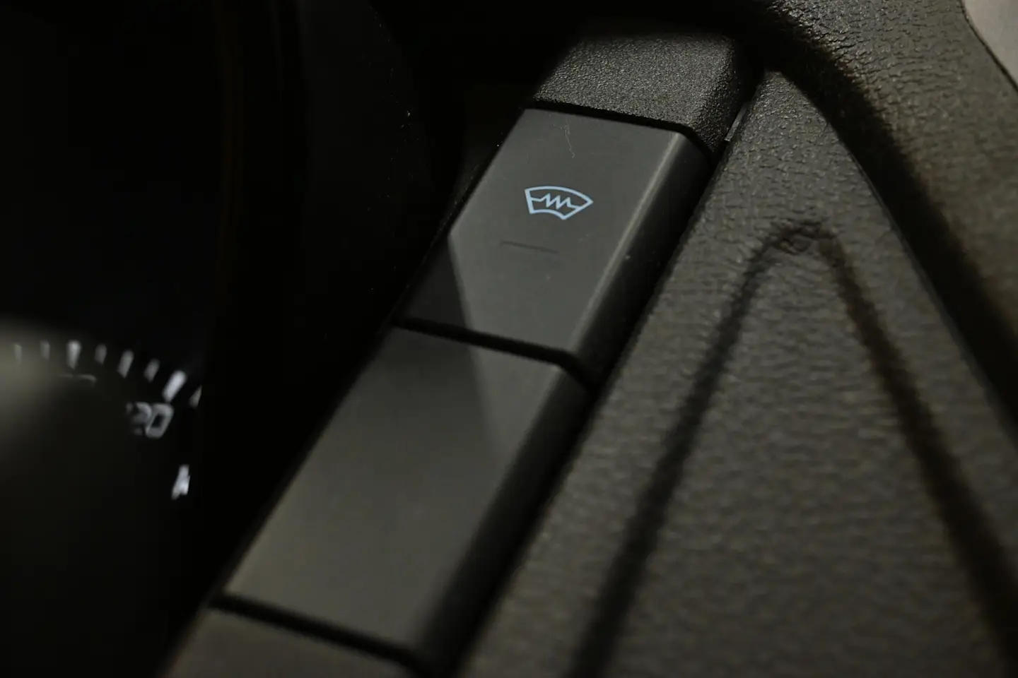 Car Image - 75iWdXy6iGctApQmotxu58